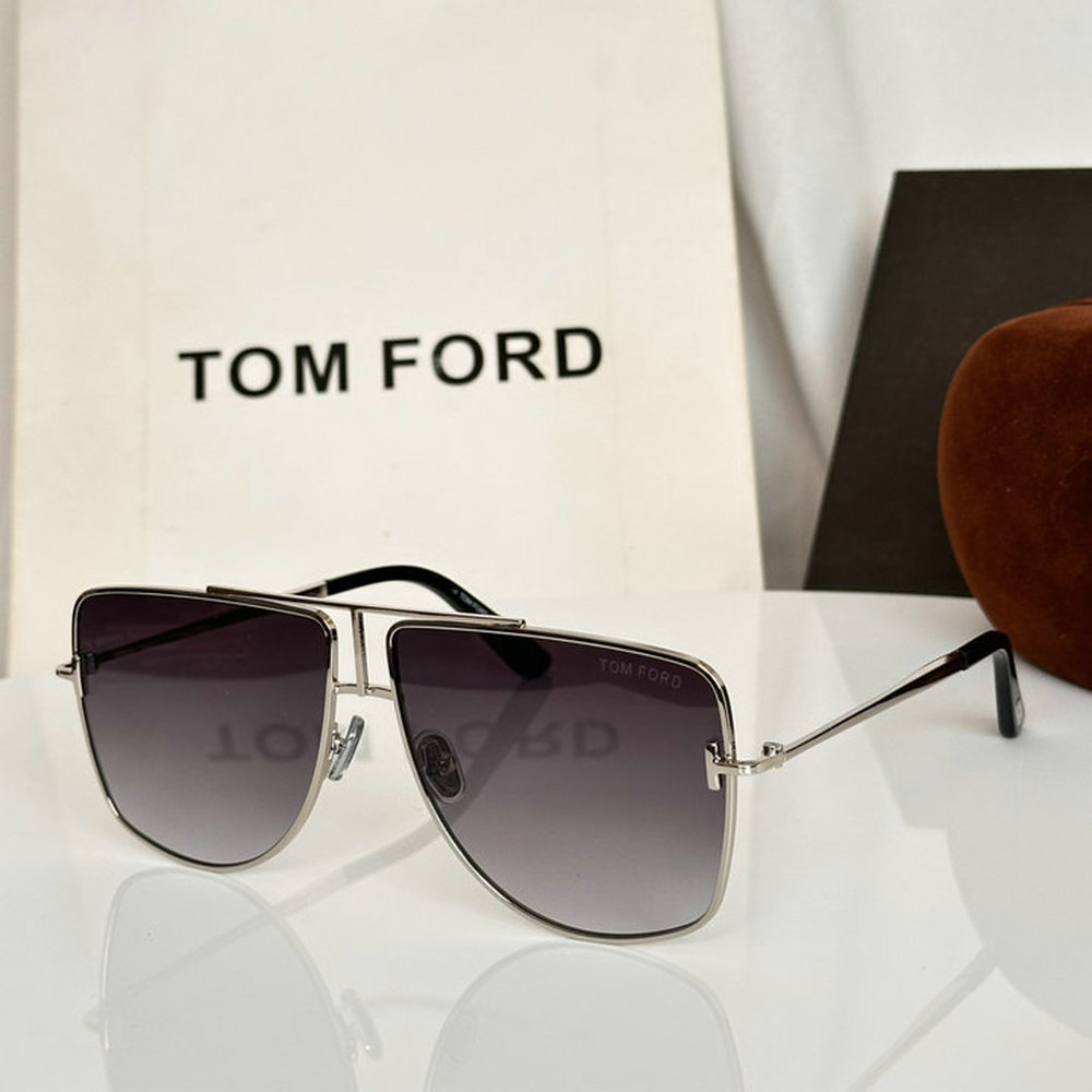 Tom Ford Oversized Square Eliott-02 TF1307 Sunglasses 604010000