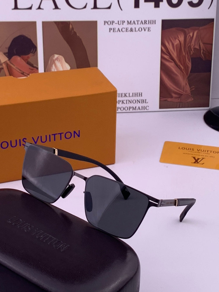 LV Attitude Square Sunglasses L516