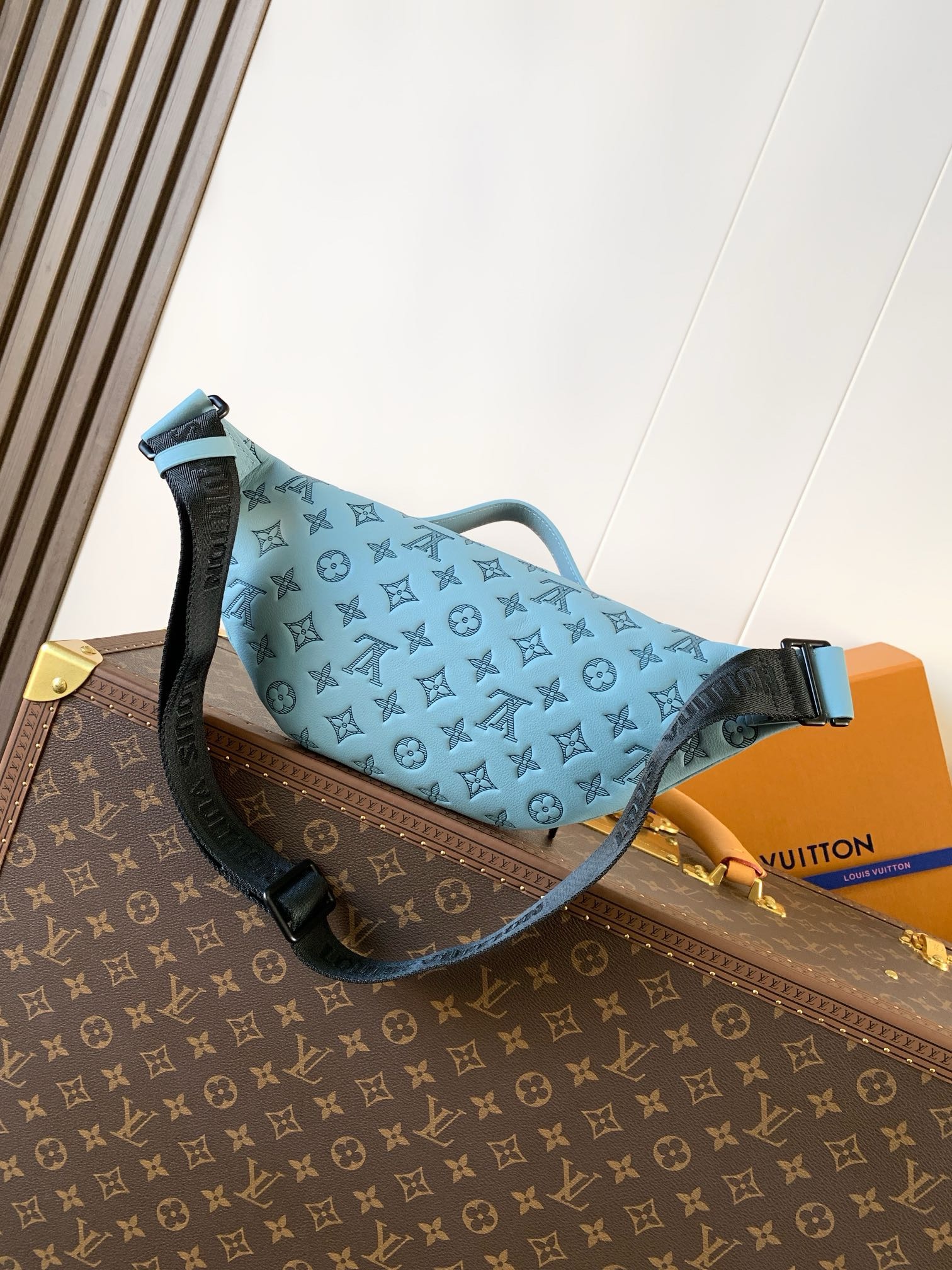 LV Rush Bumbag KK04250 LV Rush Bumbag KK04250