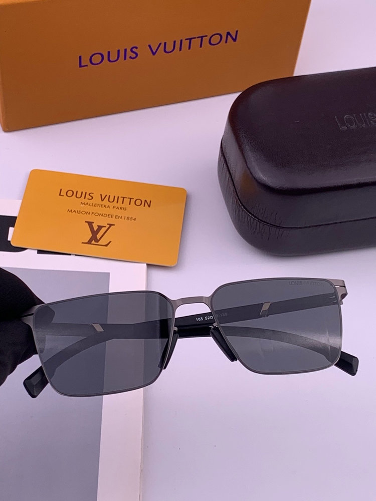 LV Attitude Square Sunglasses L516