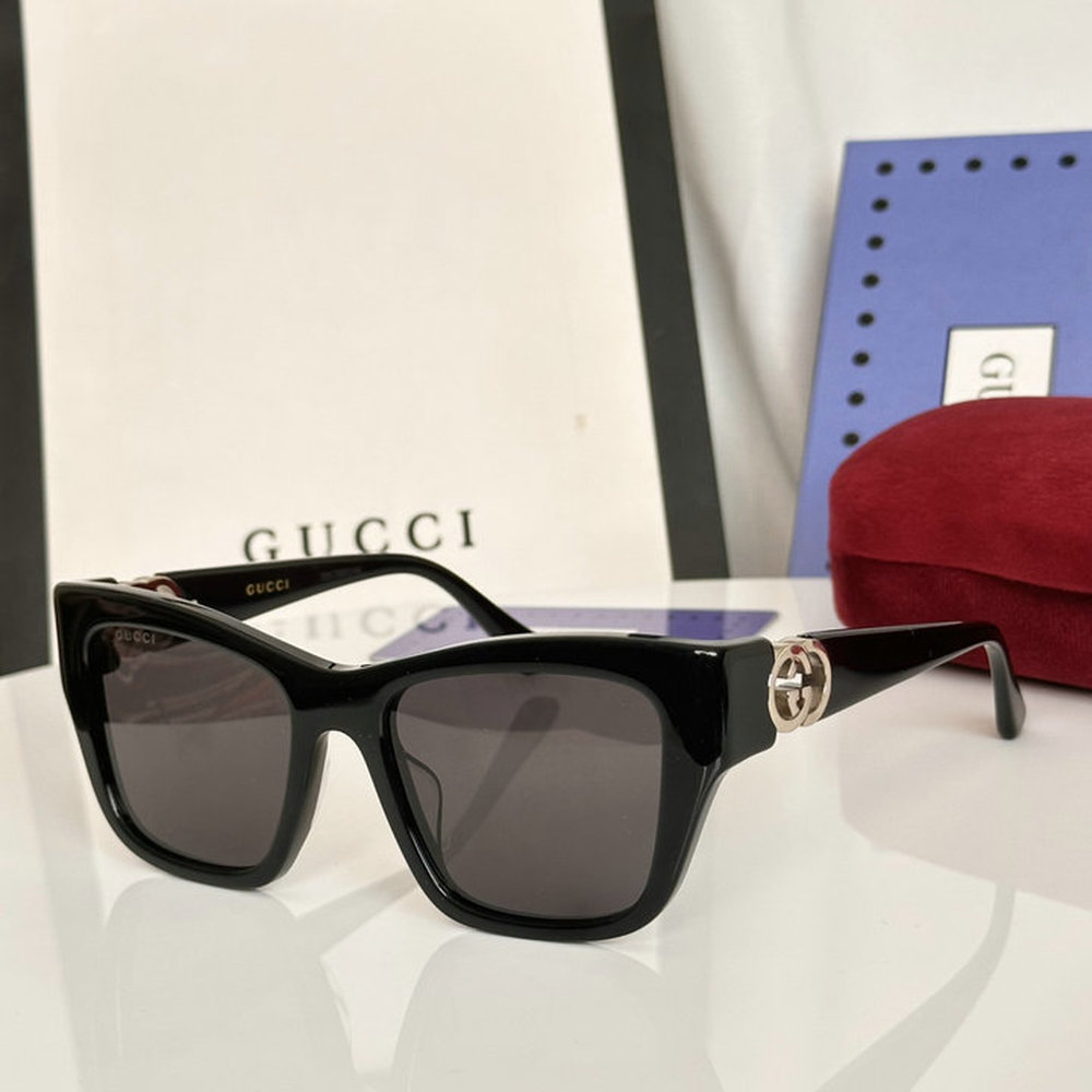 GG Interlocking G Square Cat-Eye Sunglasses 604010000