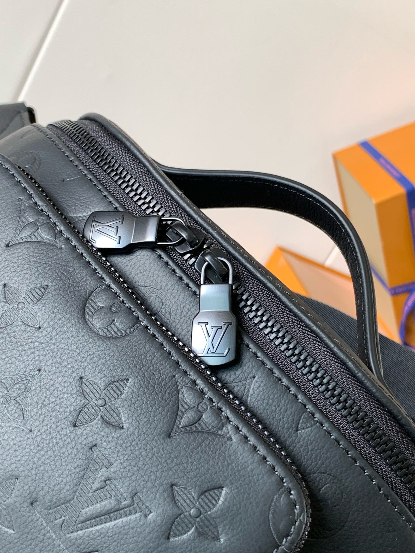 LV Rush Bumbag KK03850