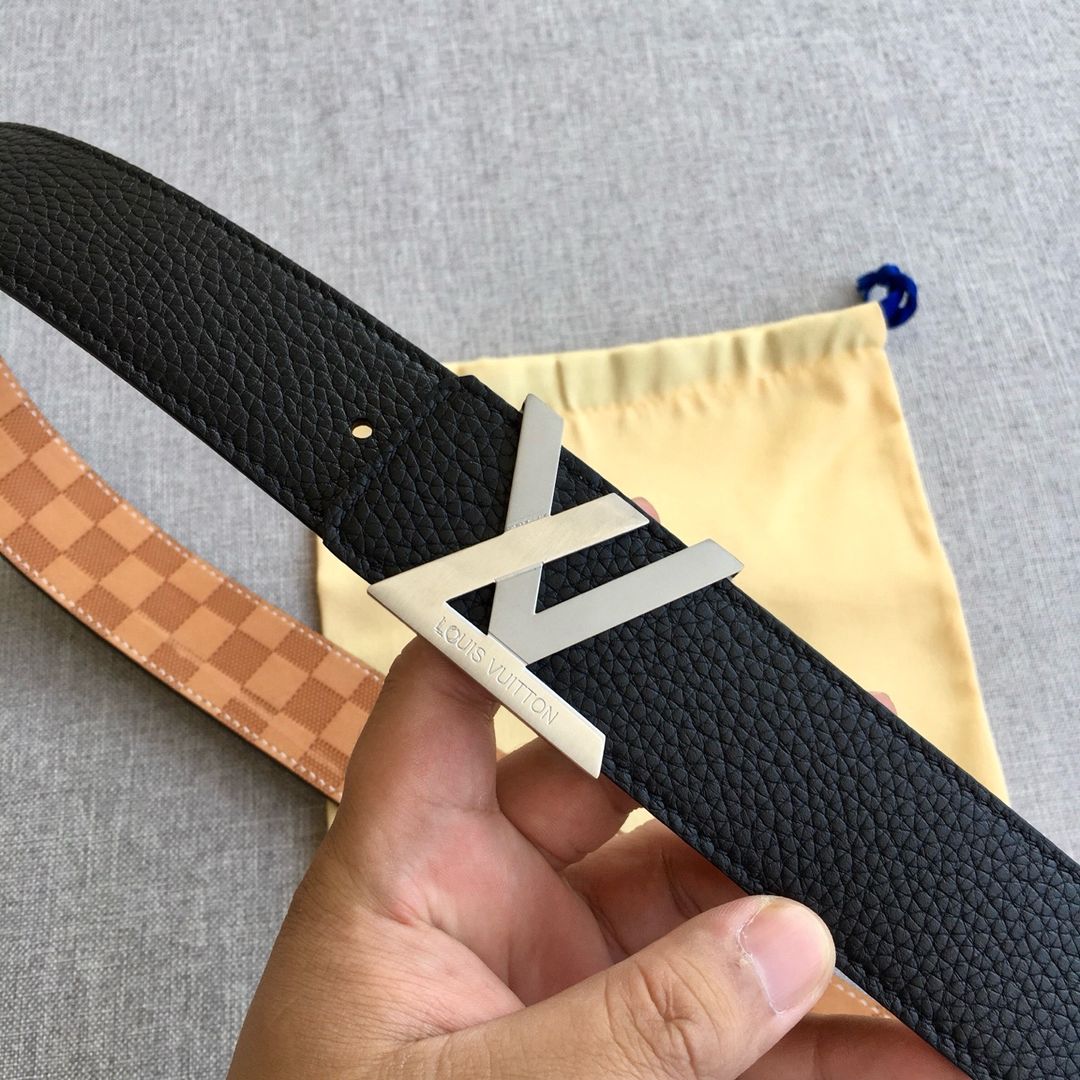 LV Logo Belt 001