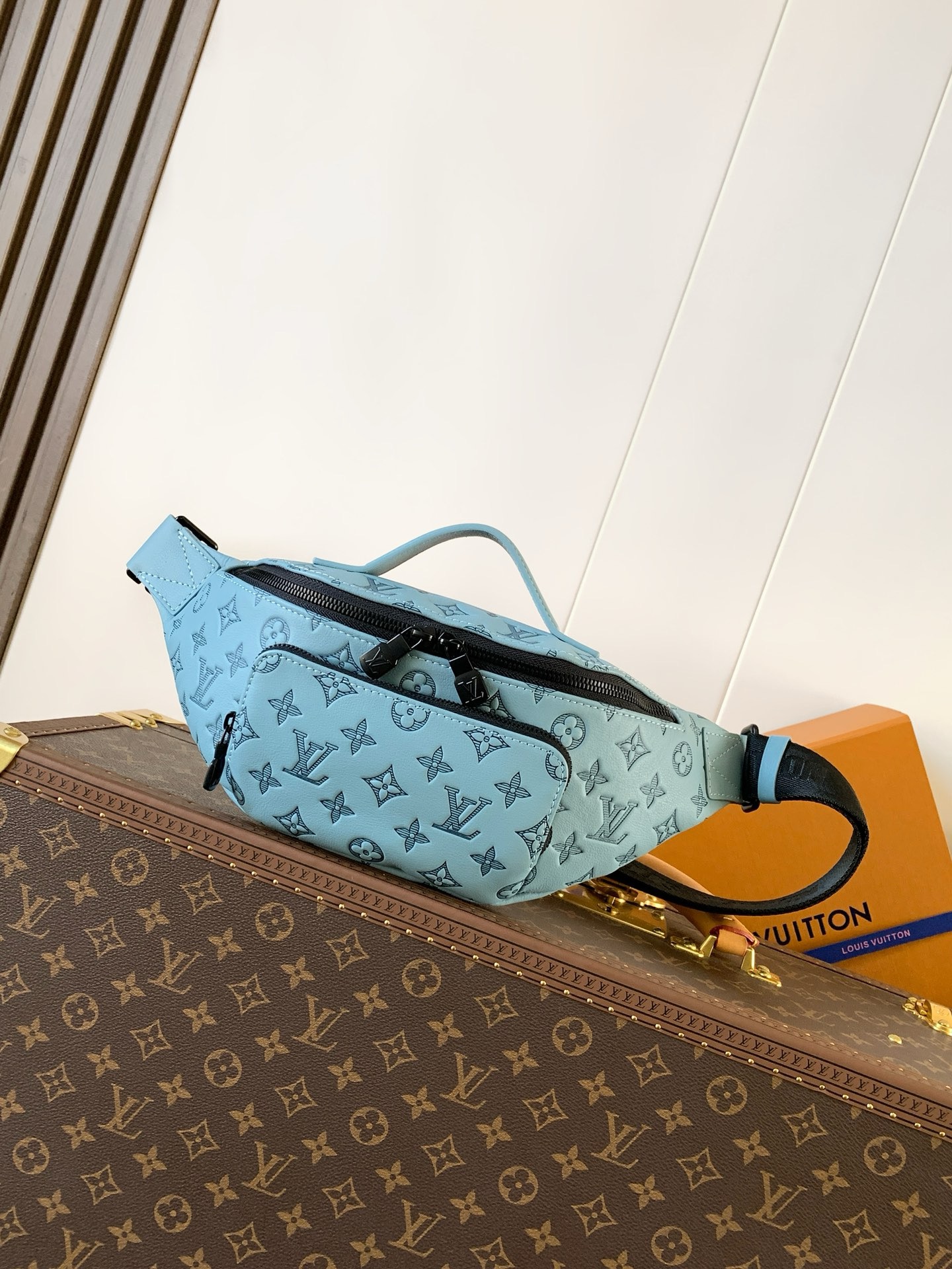 LV Rush Bumbag KK04250 LV Rush Bumbag KK04250