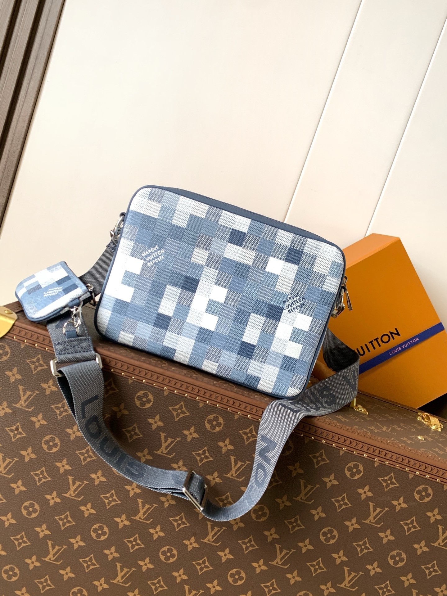 LV Trio Messenger KK03750 LV Trio Messenger KK03750