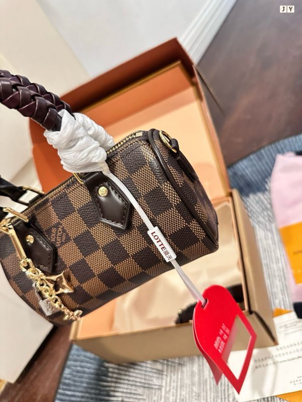 LV Speedy Bandoulière 20 Bag C2301150