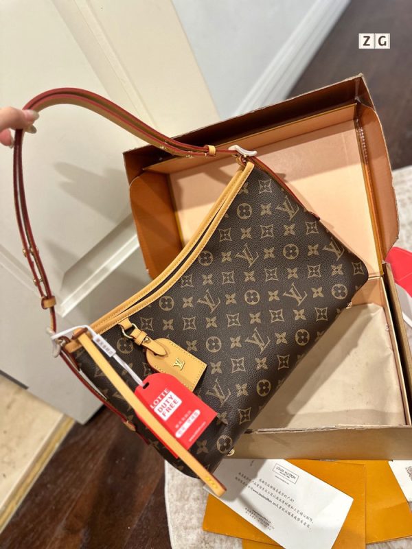 Daily Street Style LV Handbag LV262252 QA