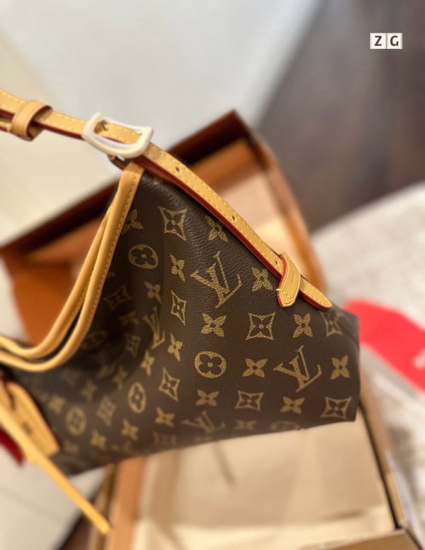 Daily Street Style LV Handbag LV262252 QA