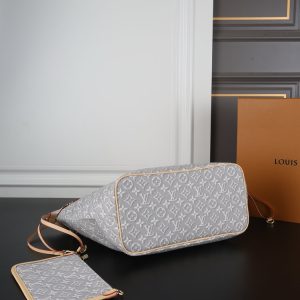 LV Neverfull MM Monogram Bag in Grey BC