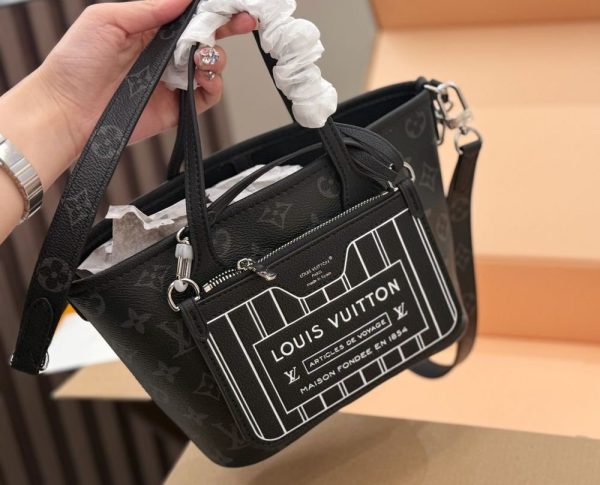LV Neverfull Bandoulière Inside Out BB Monogram Eclipse LV267302 QA