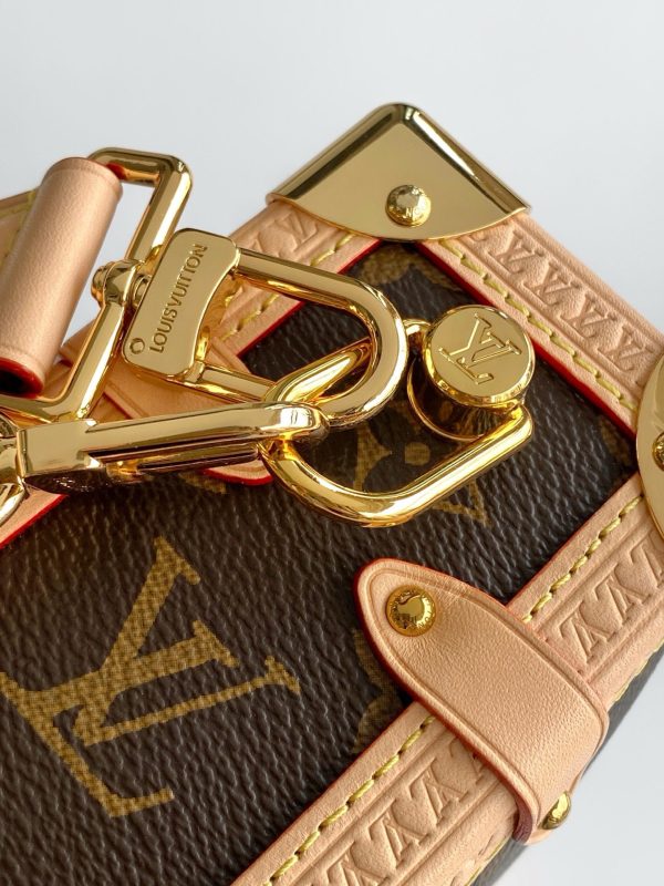 LV Side Trunk MM East West Bag LV83900