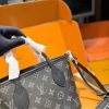 LV Neverfull Bandoulière Inside Out BB LV2511232 QA LV Neverfull Bandoulière Inside Out BB LV2511232 QA