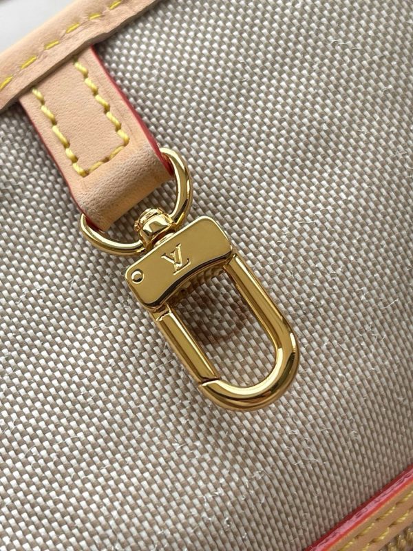 LV Neverfull MM Tote Bag in Light Grey Monogram KK04550