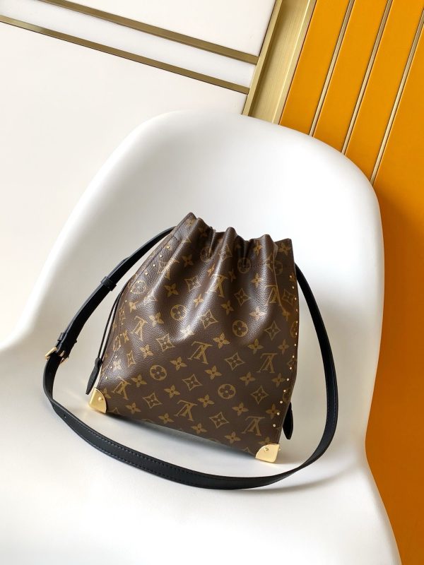 LV Noé Trunk Bag in Monogram Canvas LV83600