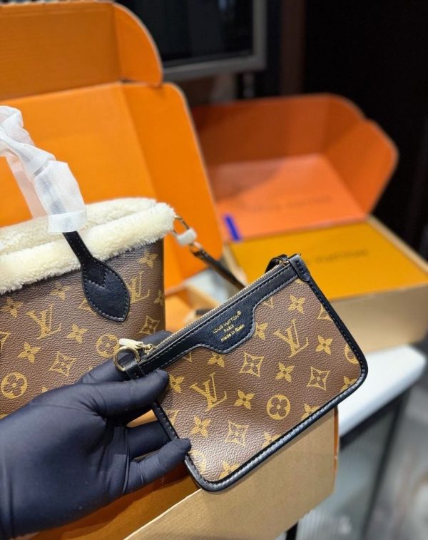 LV Neverfull Bandoulière Inside Out BB LV2511232 QA LV Neverfull Bandoulière Inside Out BB LV2511232 QA