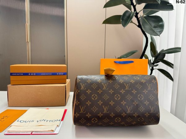 LV Speedy Bandoulière Bag C2301550