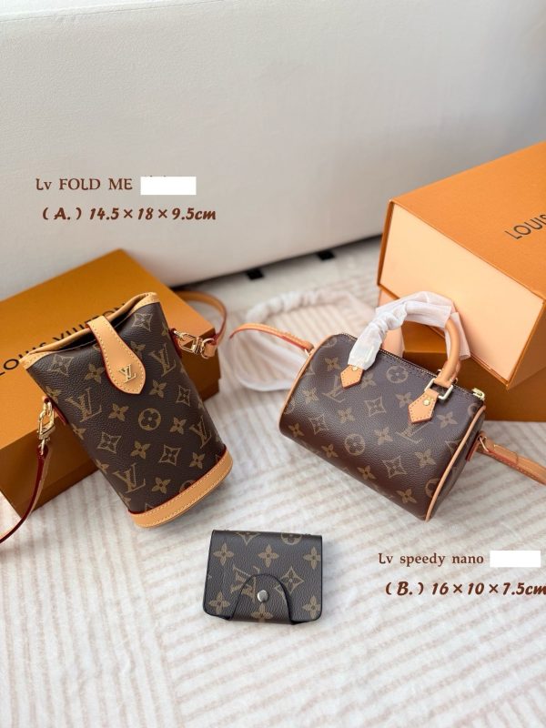 LV Fold Me Pouch Bag C2301450