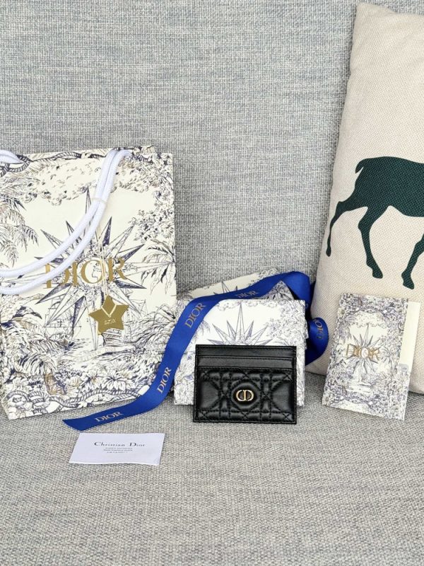 DR Caro Freesia Card Holder S3103V58