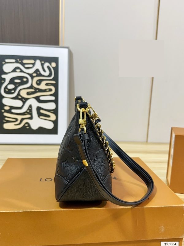 Daily Street Style LV Handbag DLV4 QA