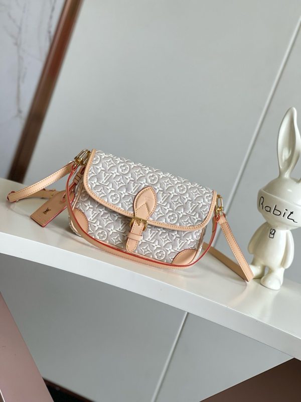 LV Diane PM Handbag KK04250