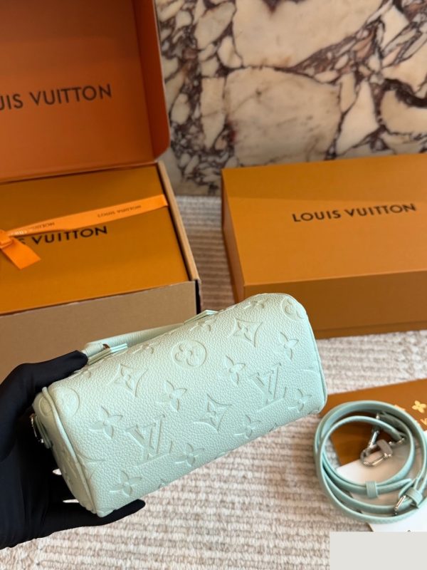 Daily Street Style LV Handbag LV267162 QA Daily Street Style LV Handbag LV267162 QA
