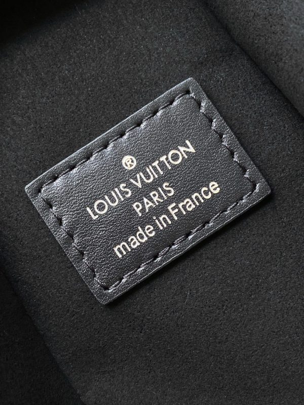 LV Side Trunk MM East West Bag LV83900