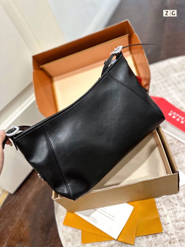 Daily Street Style LV Handbag LV262252 QA