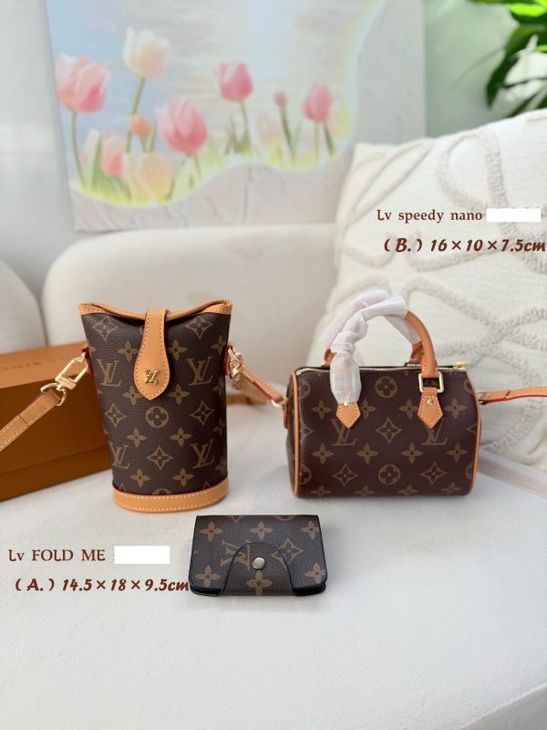 LV Fold Me Pouch Bag C2301450