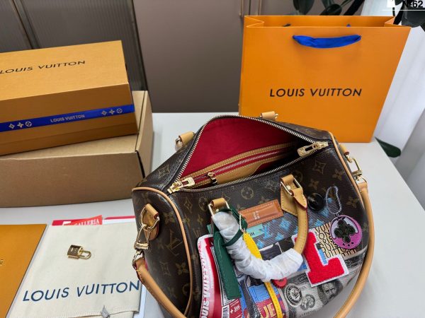 LV Speedy Bandoulière Bag C2301550