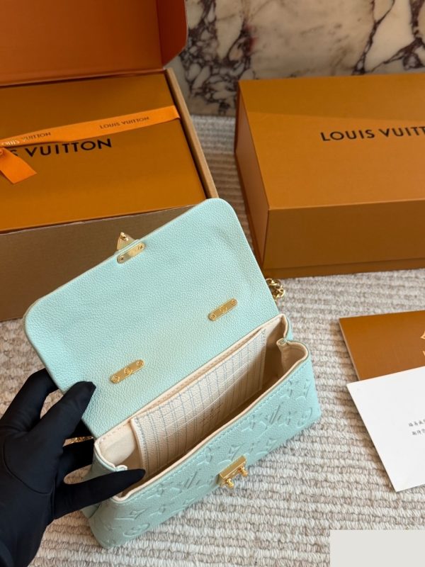 Daily Street Style LV Handbag LV267163 QA