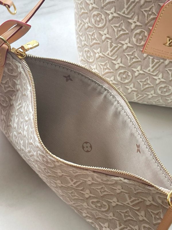 LV Neverfull MM Tote Bag in Light Grey Monogram KK04550