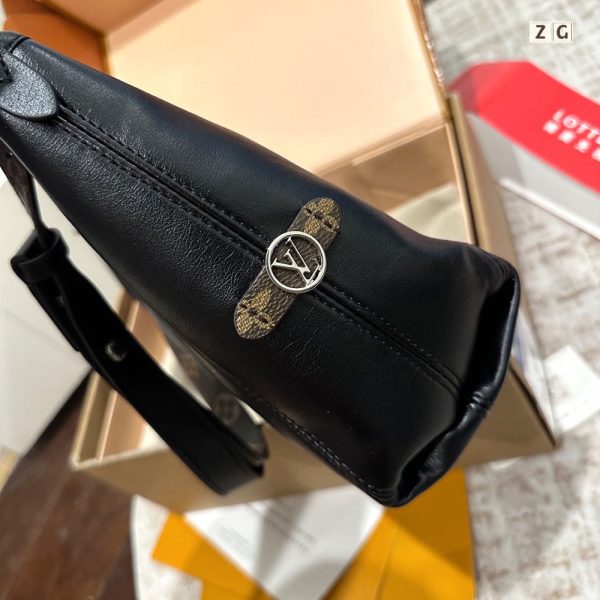 Daily Street Style LV Handbag LV262252 QA