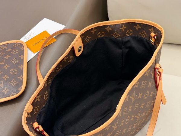 LV Monogram Tote Bag C2301350