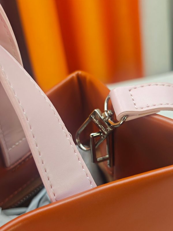 Premium Icon LV Handbag M13940-2 BC