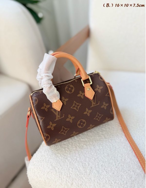 LV Fold Me Pouch Bag C2301450