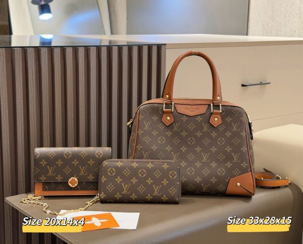 LV Retiro Handbag C2301350