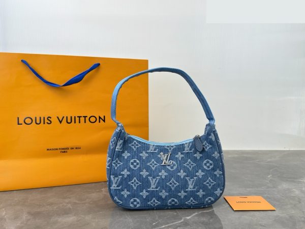 Daily Street Style LV Handbag DLV1 QA