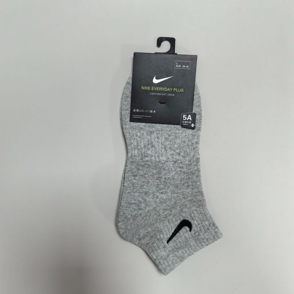 Nike Classic Swoosh Logo Socks