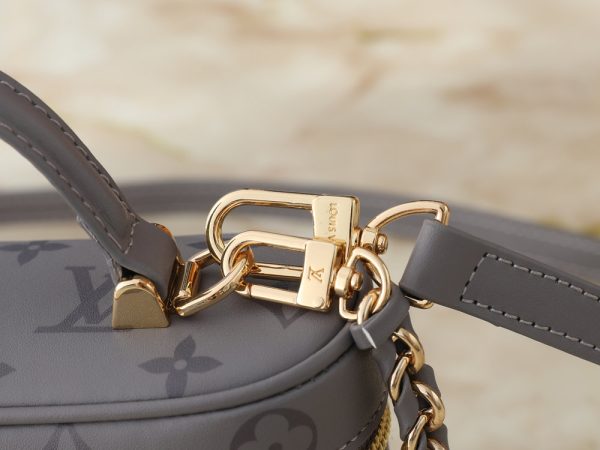 LV Vanity Chain Pouch Bag M12427-M47125 BC LV Vanity Chain Pouch Bag M12427-M47125 BC