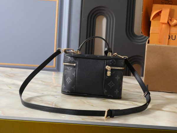 LV Vanity Chain Pouch Bag M12427-M47125 BC LV Vanity Chain Pouch Bag M12427-M47125 BC