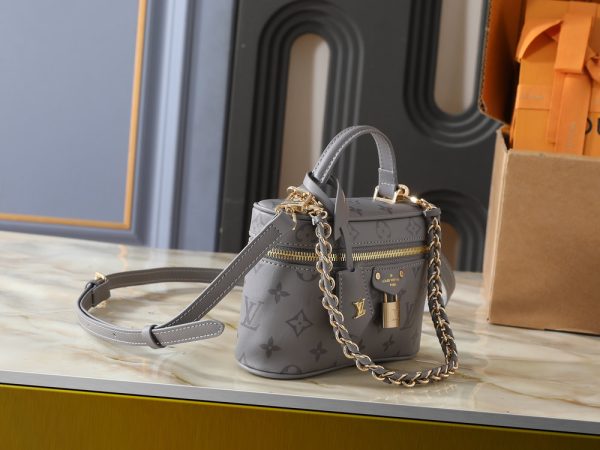 LV Vanity Chain Pouch Bag M12427-M47125 BC LV Vanity Chain Pouch Bag M12427-M47125 BC