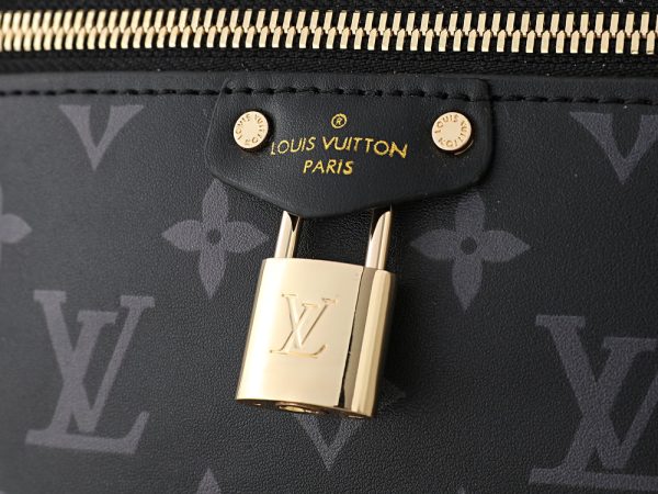 LV Vanity Chain Pouch Bag M12427-M47125 BC LV Vanity Chain Pouch Bag M12427-M47125 BC