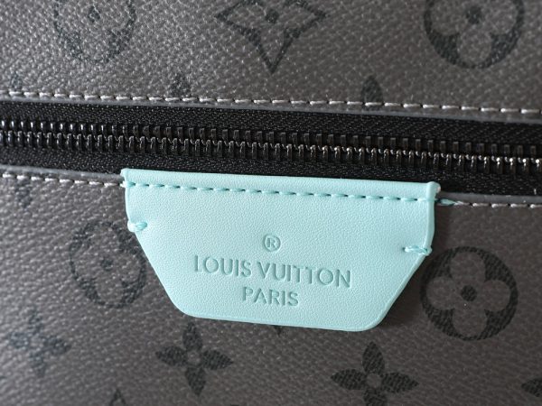 LV Discovery Backpack PM Monogram M28789-M31033-1 BC