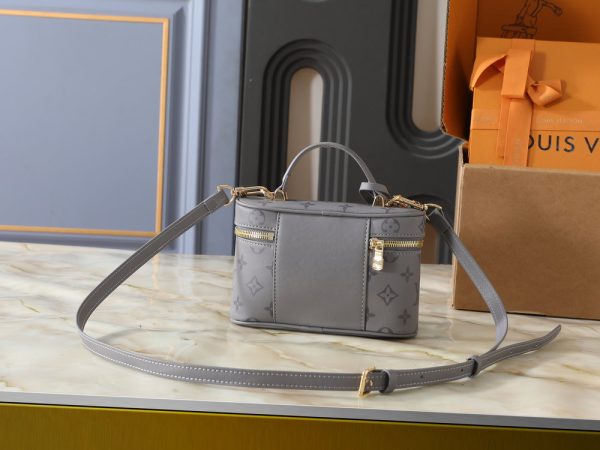 LV Vanity Chain Pouch Bag M12427-M47125 BC LV Vanity Chain Pouch Bag M12427-M47125 BC