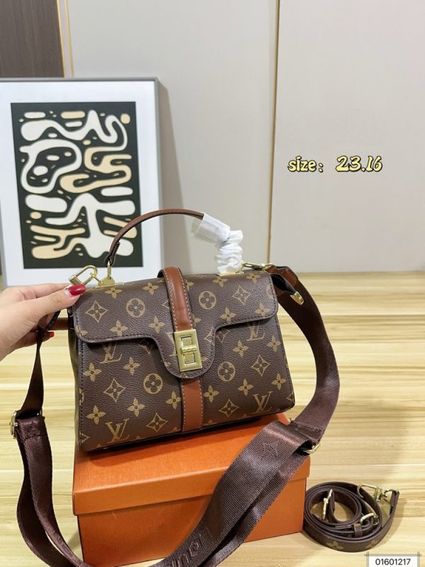 LV Locky BB Monogram Bag C2301250