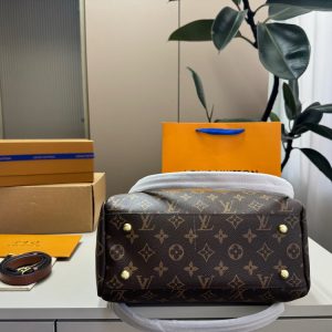 LV Tote Monogram Bag C2301250
