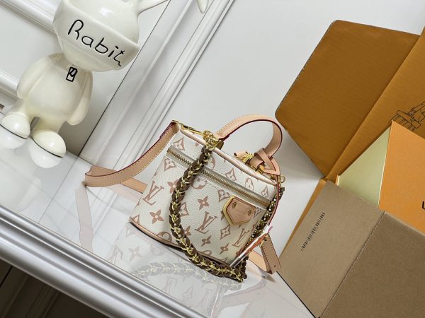 LV Vanity Chain Pouch M29782 BC