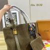 LV Low Key Cabas Suede C2301650