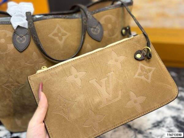 LV Neverfull MM Monogram Suede C2301550