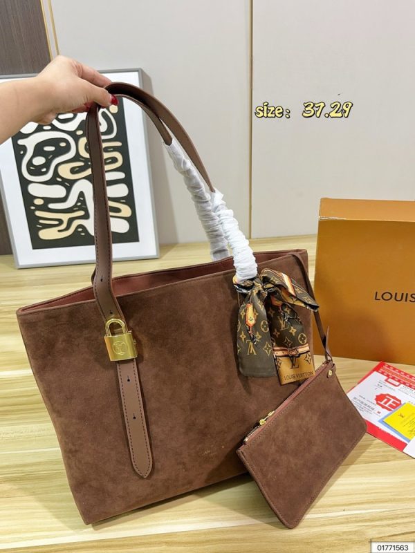 LV Low Key Cabas Suede C2301650